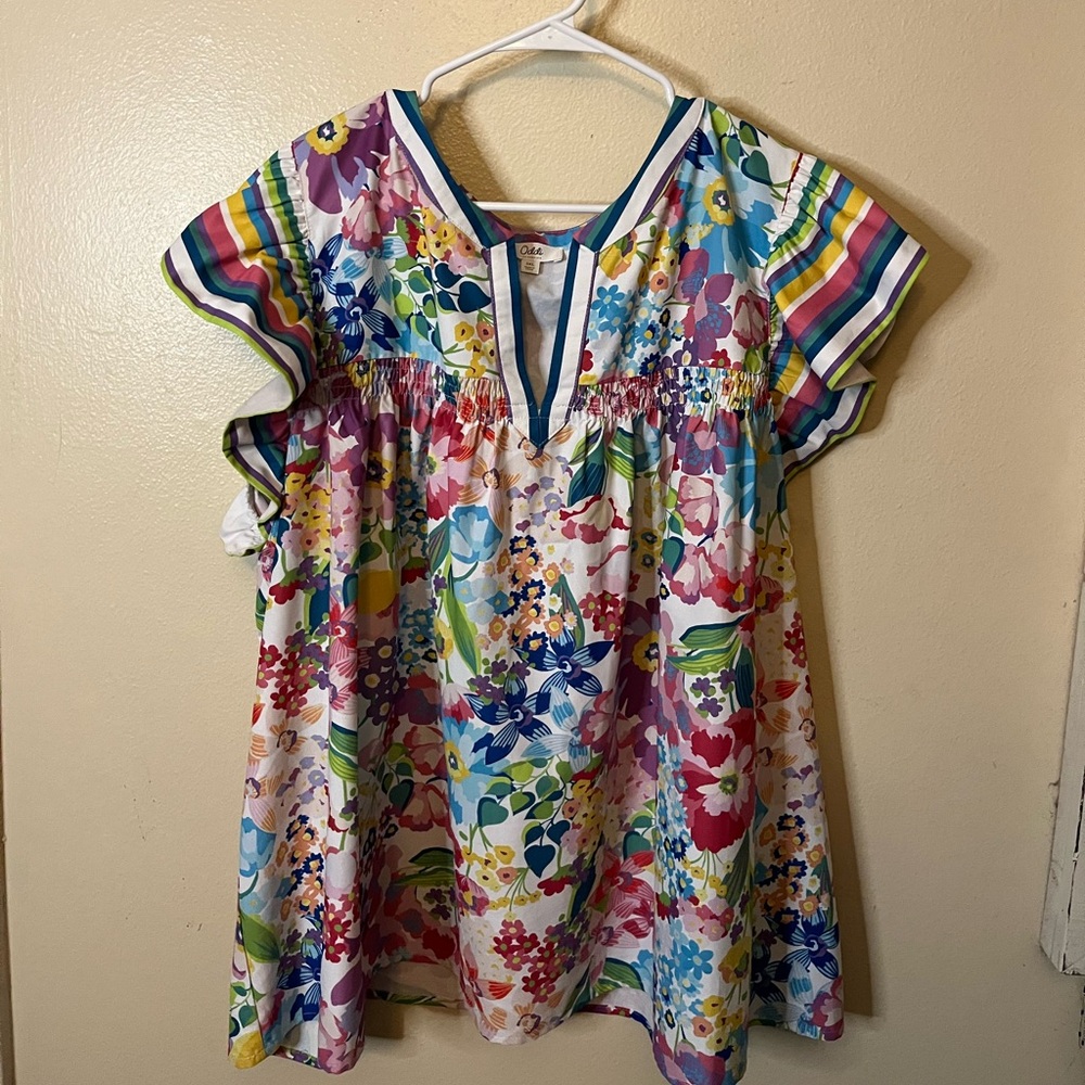 Colorful Floral Women's Blouse PERFECT for Spring!
